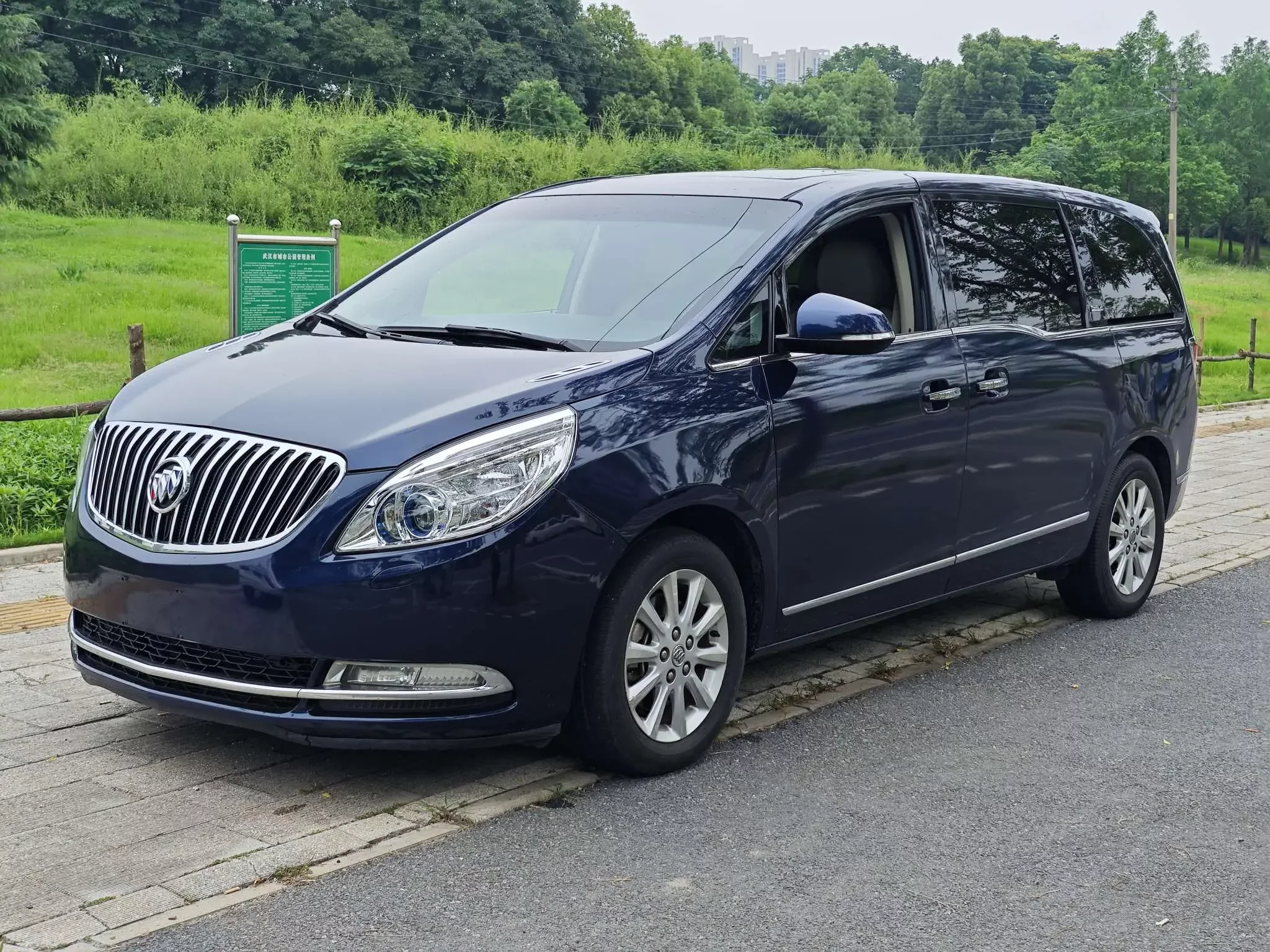 Buick GL8