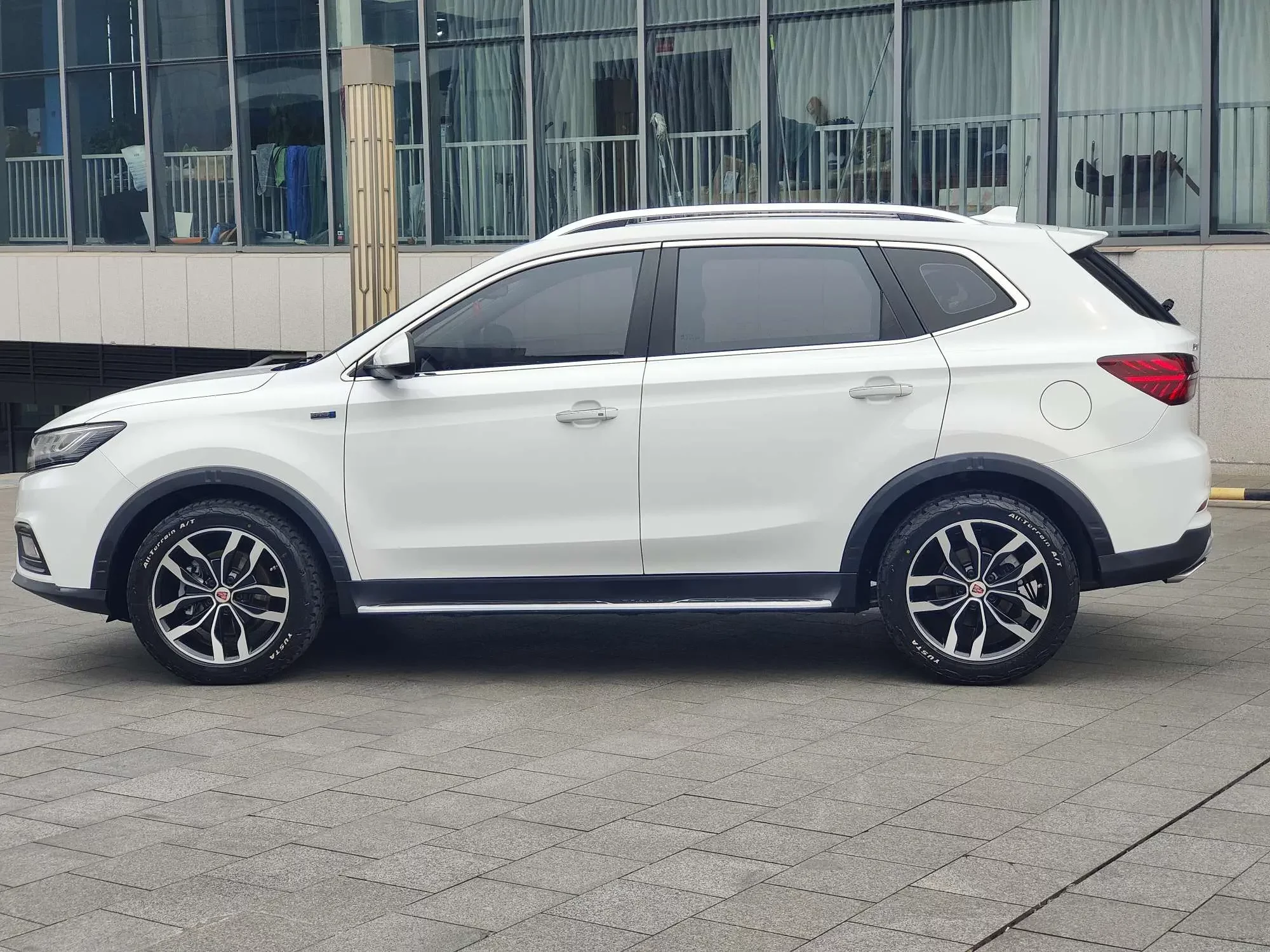 Roewe RX5