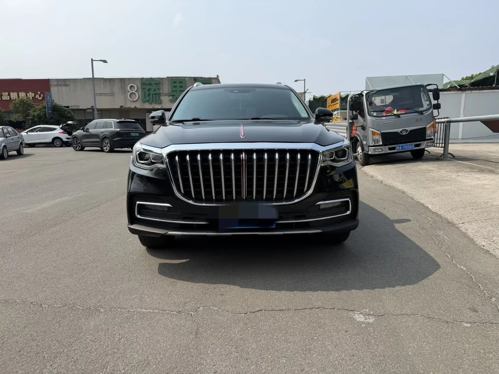 Hongqi HS7