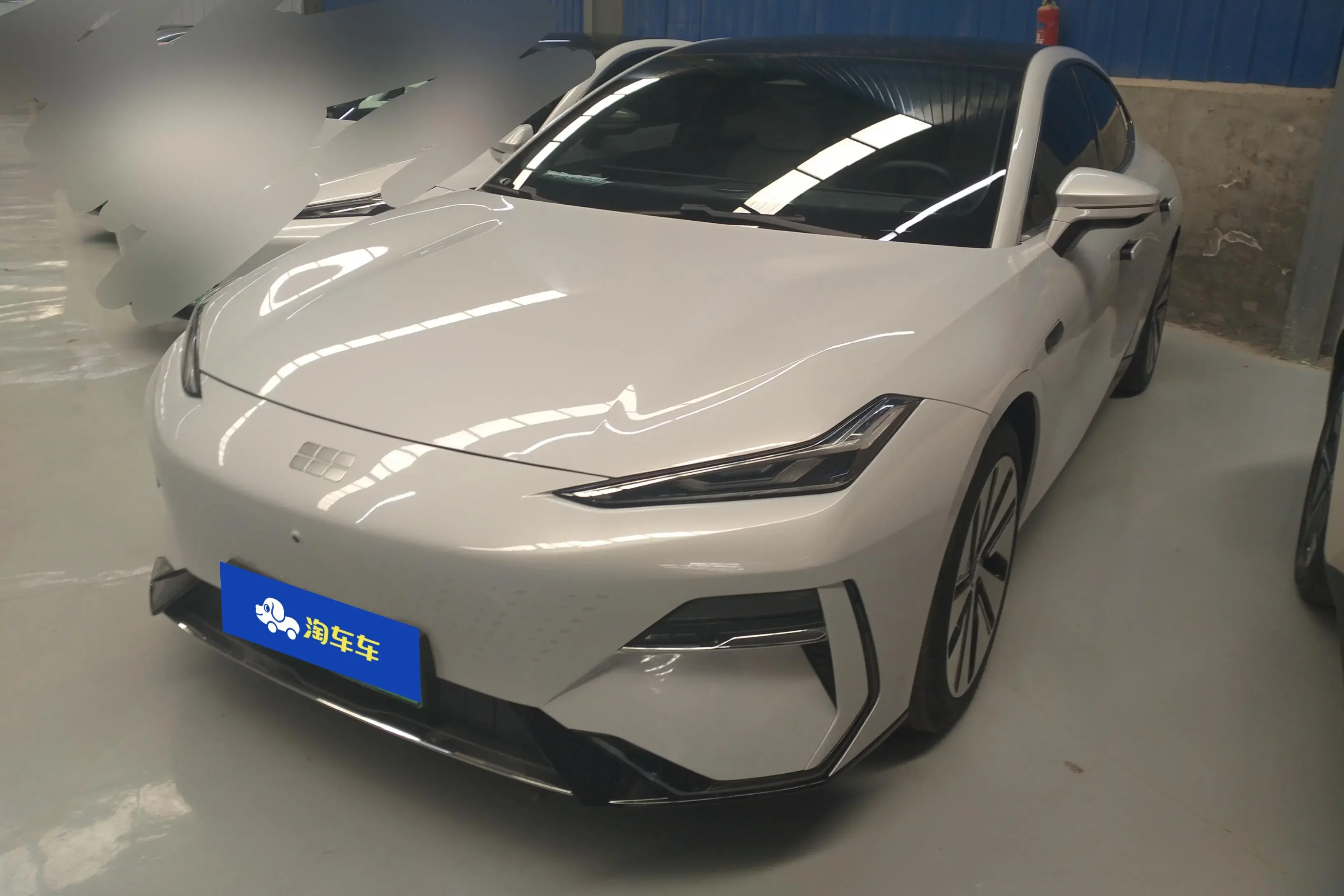 Geely Galaxy E8