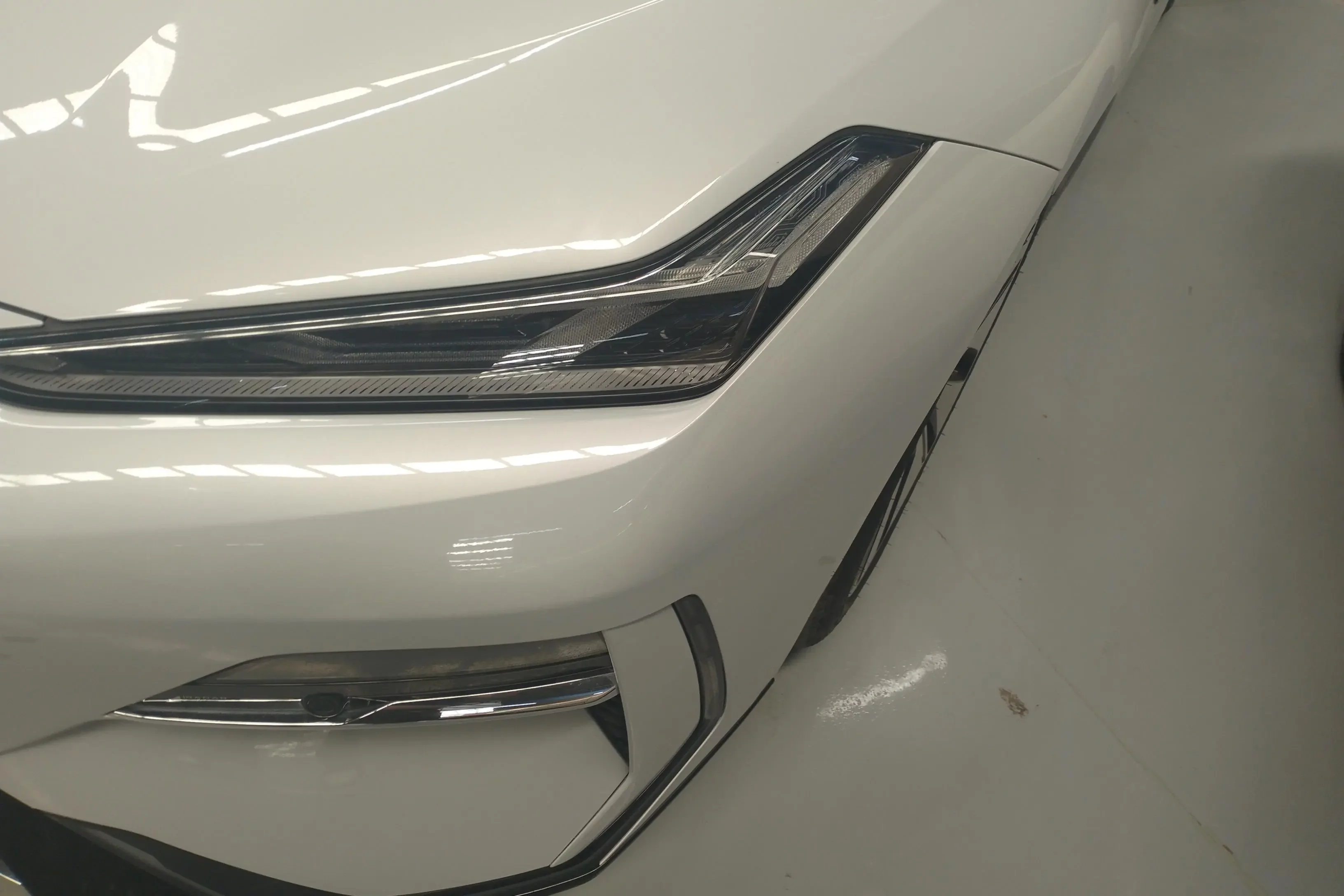 Geely Galaxy E8