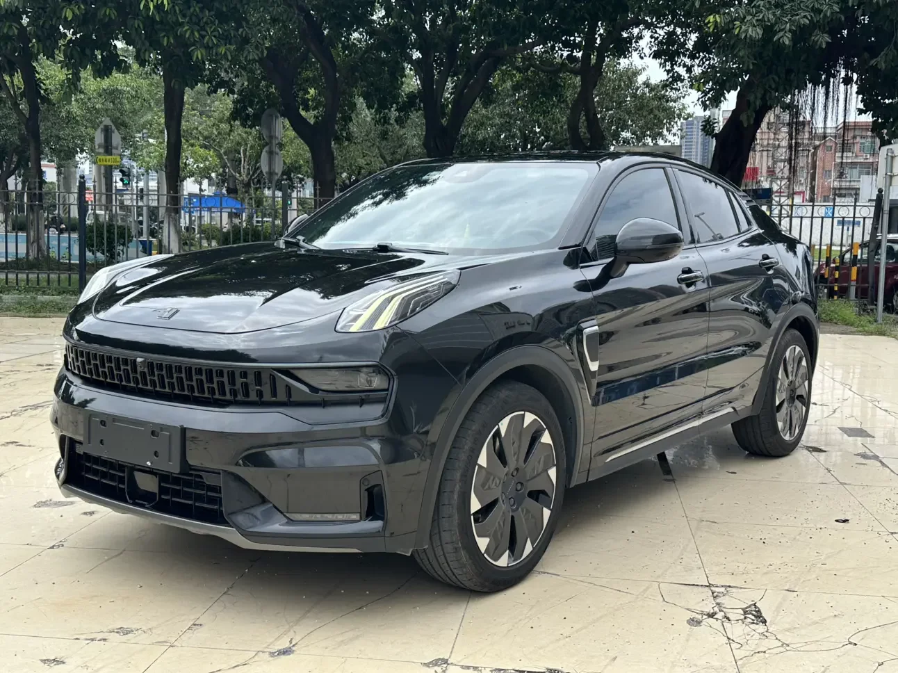 Lynk & Co 05 EM-P