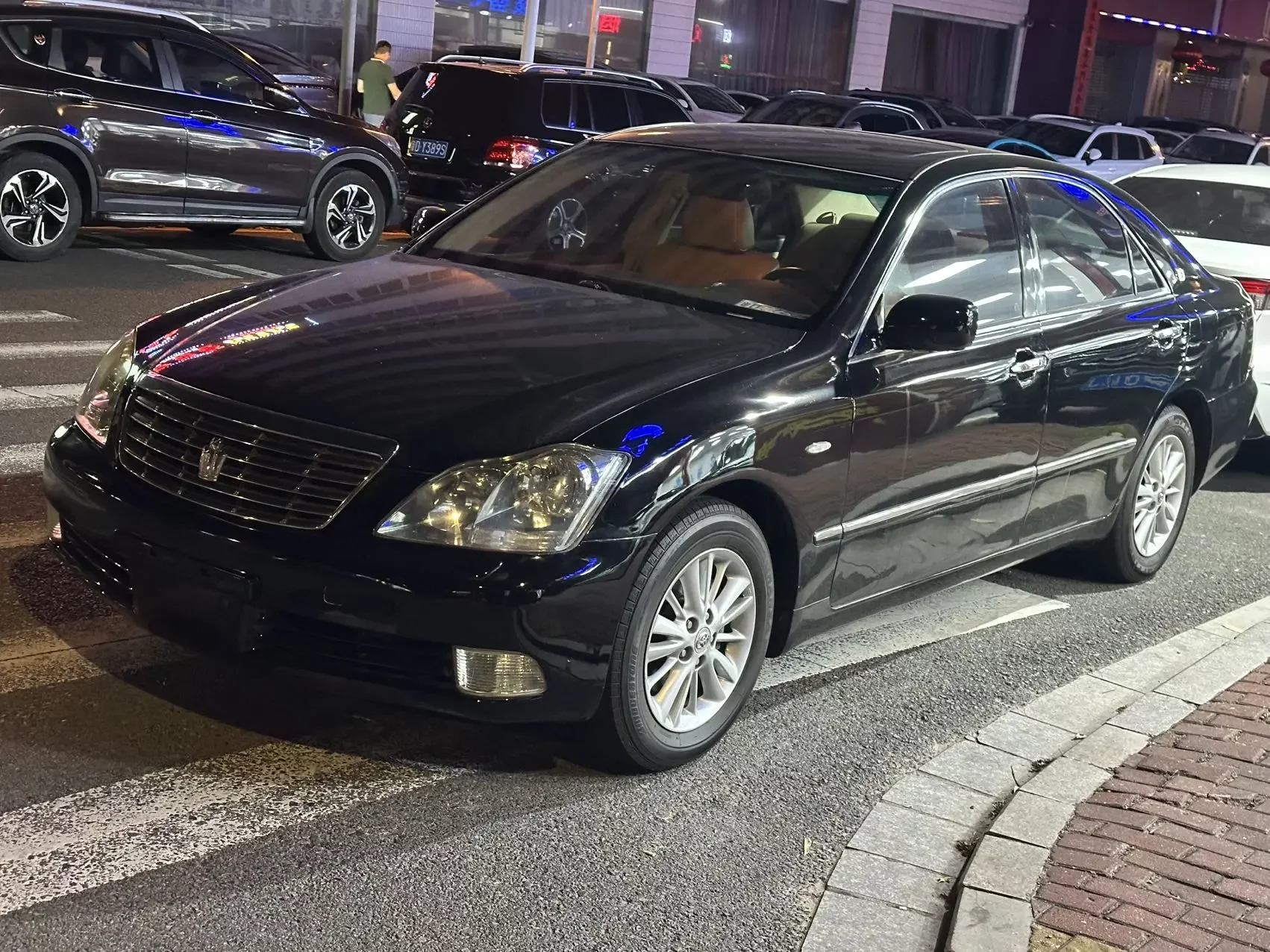 Toyota crown
