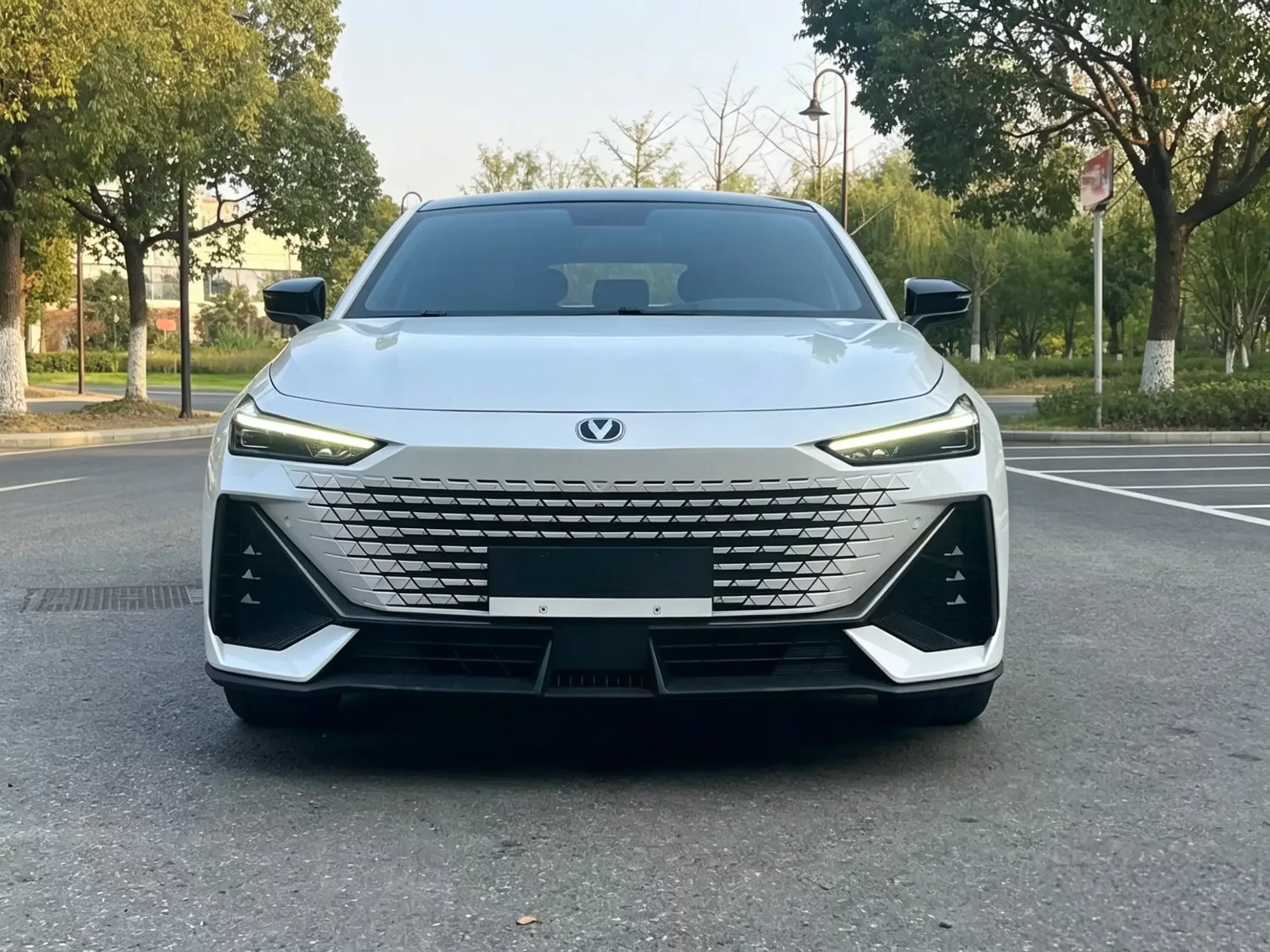 Changan UNI-V  из Китая