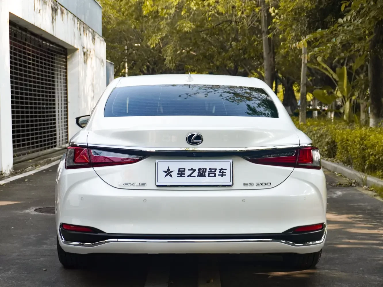 Lexus ES
