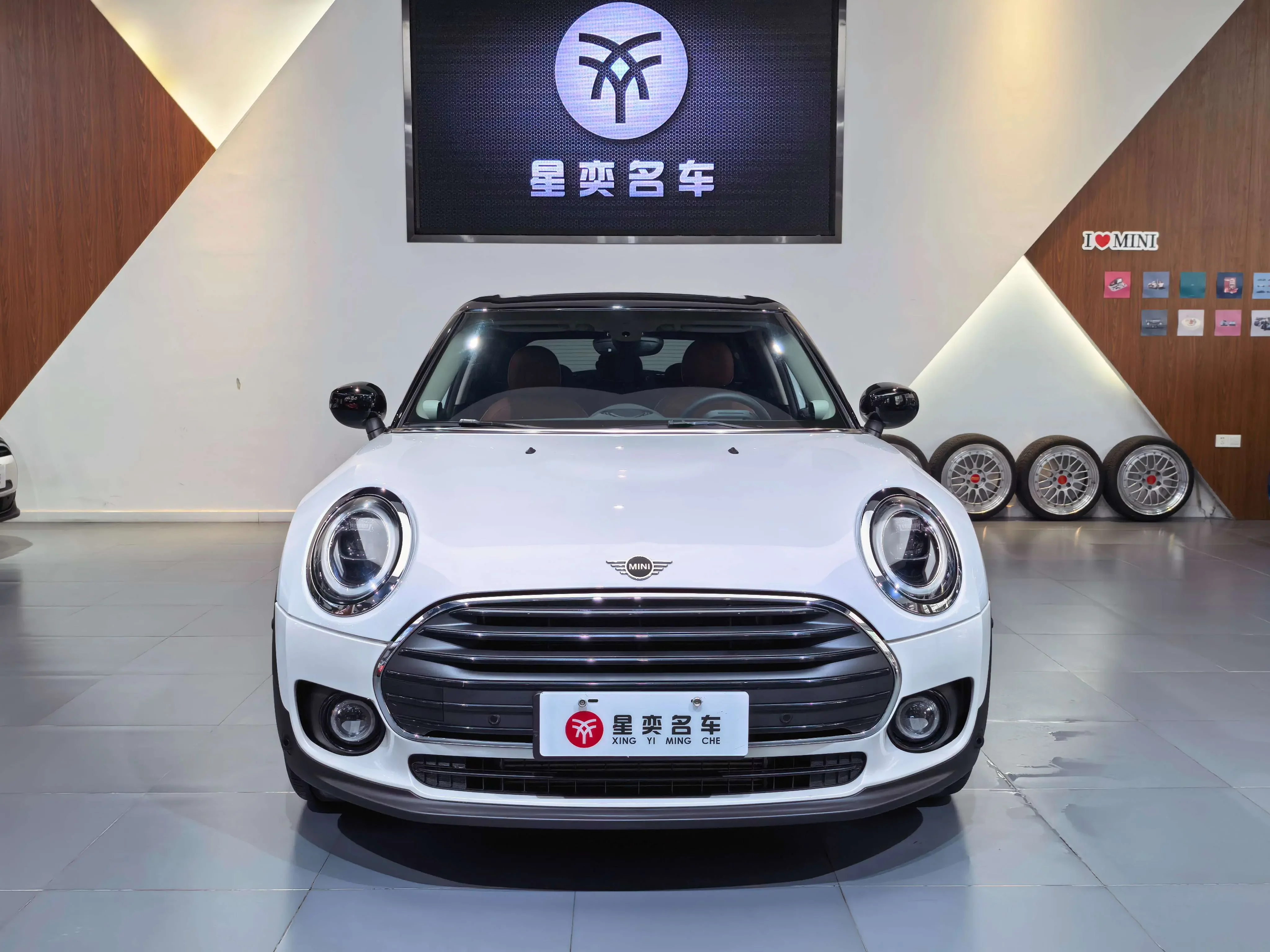 MINI CLUBMAN