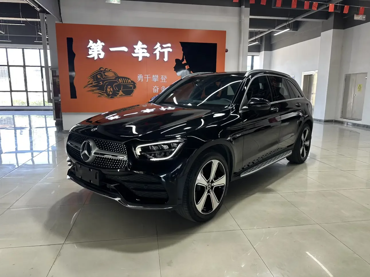 MERCEDES-BENZ GLC