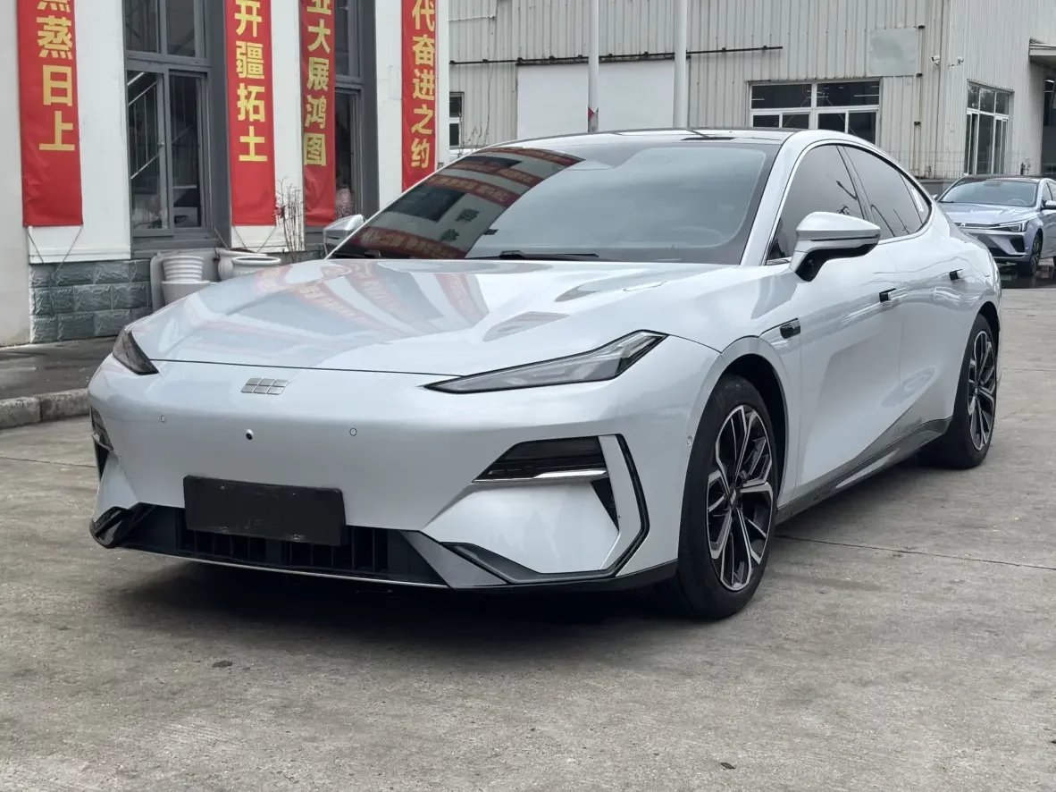 Geely Galaxy E8