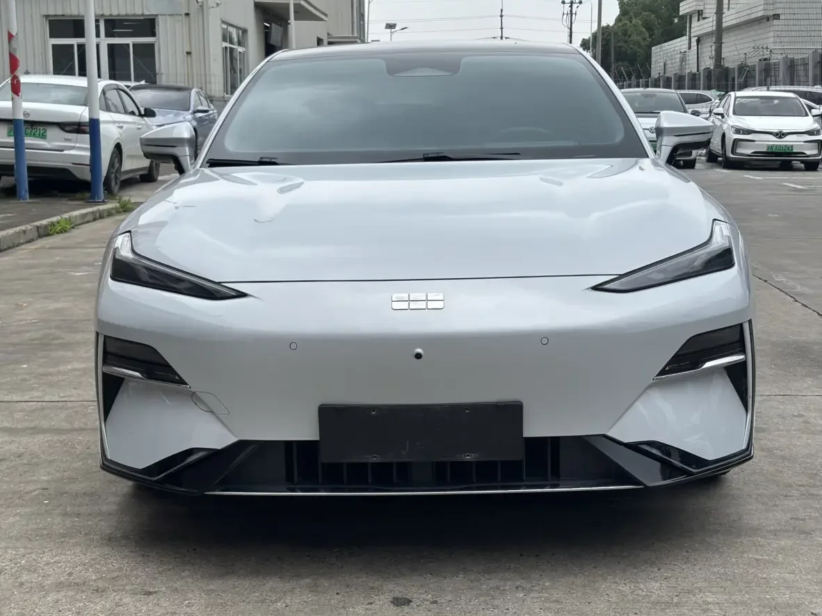 Geely Galaxy E8