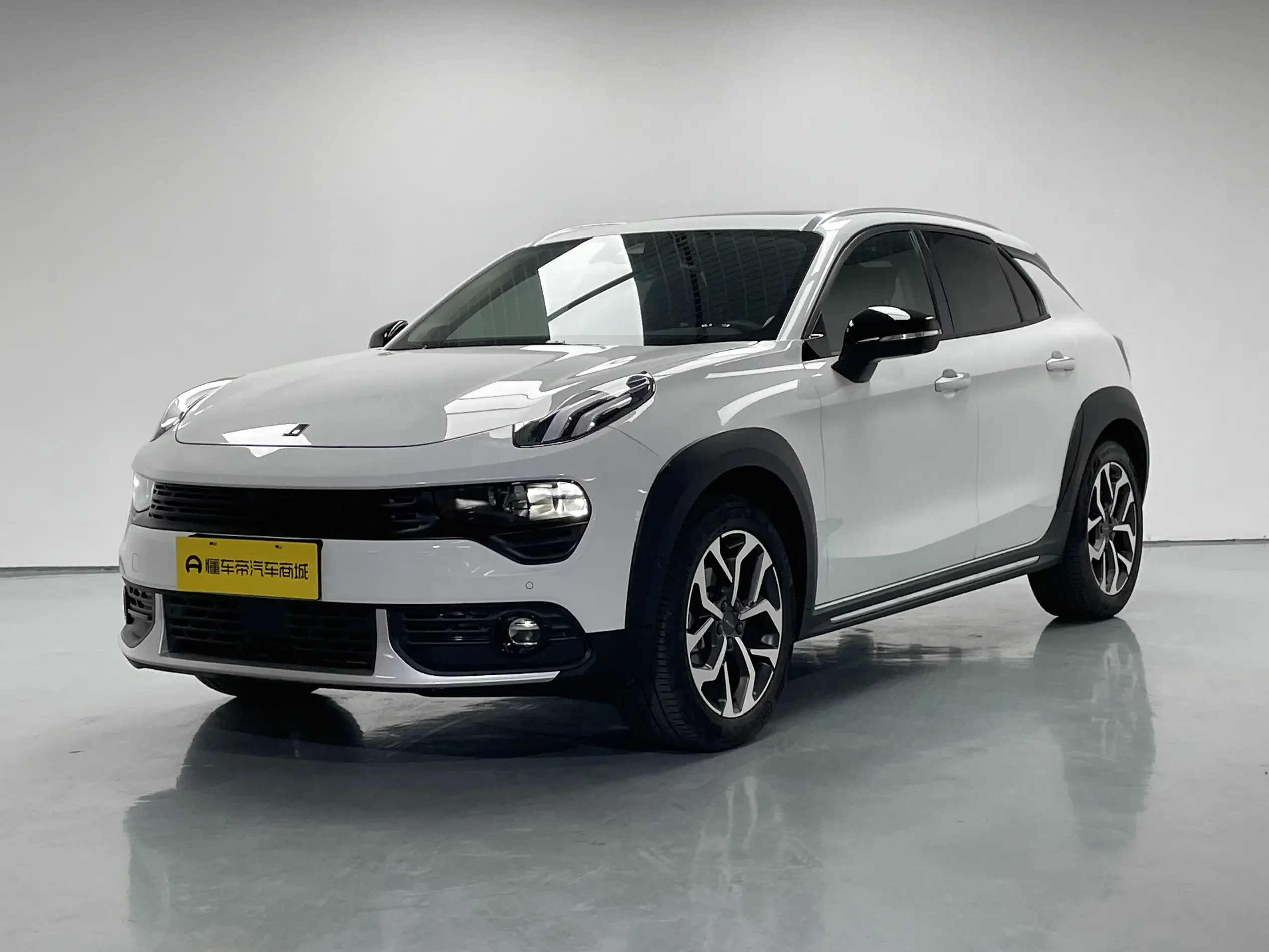Lynk & Co 02