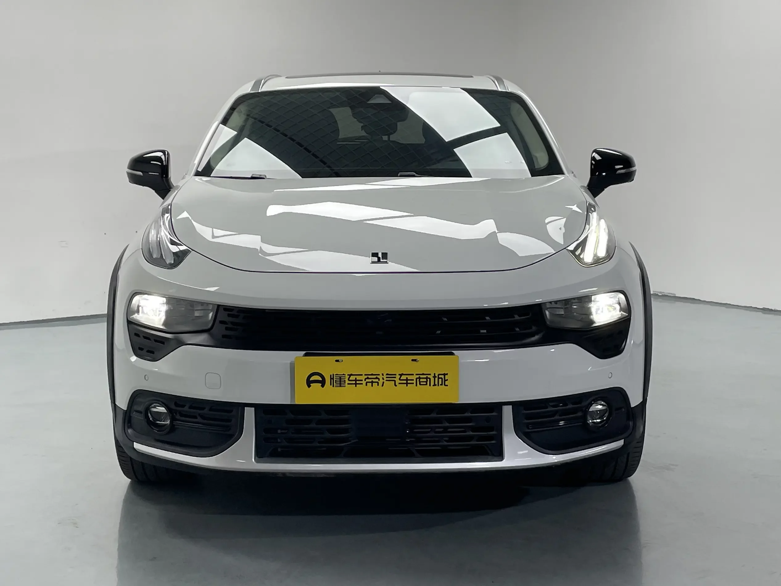 Lynk & Co 02