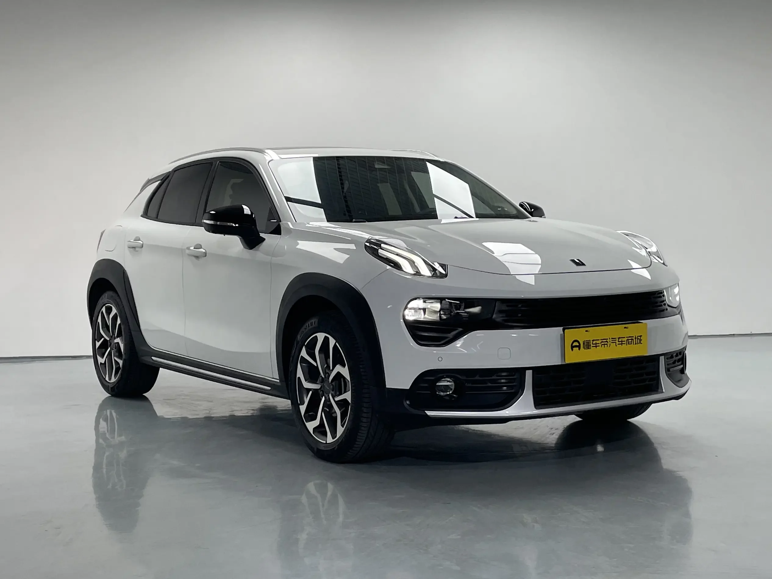 Lynk & Co 02