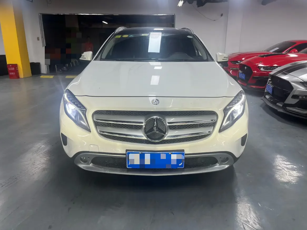 Mercedes-Benz GLA