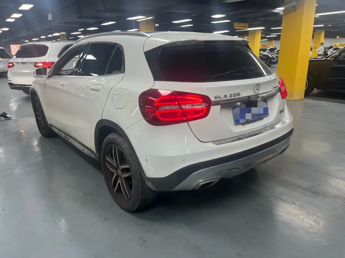 Mercedes-Benz GLA