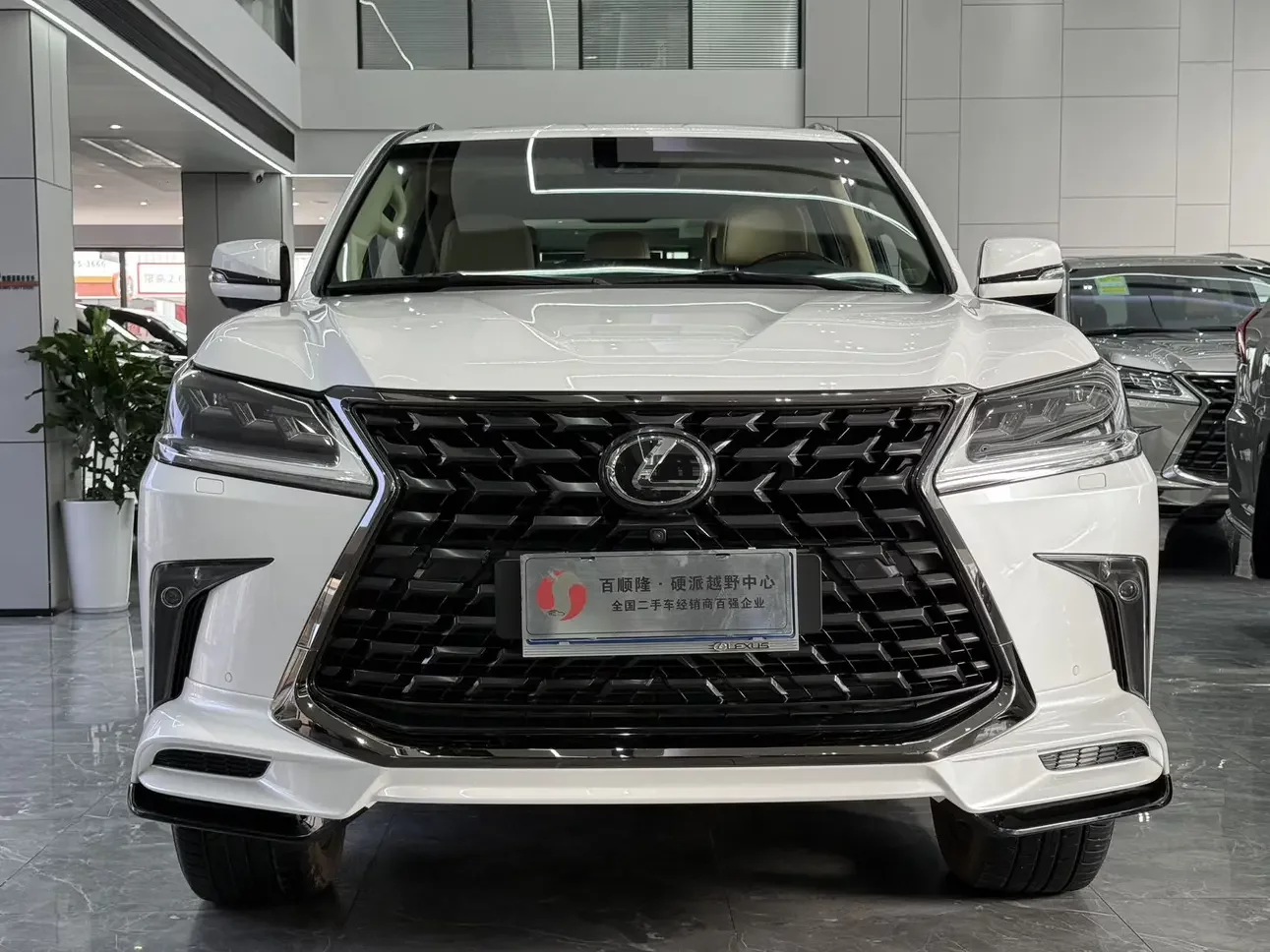 Lexus LX