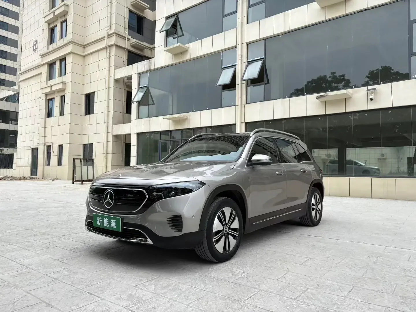 Mercedes-Benz EQB