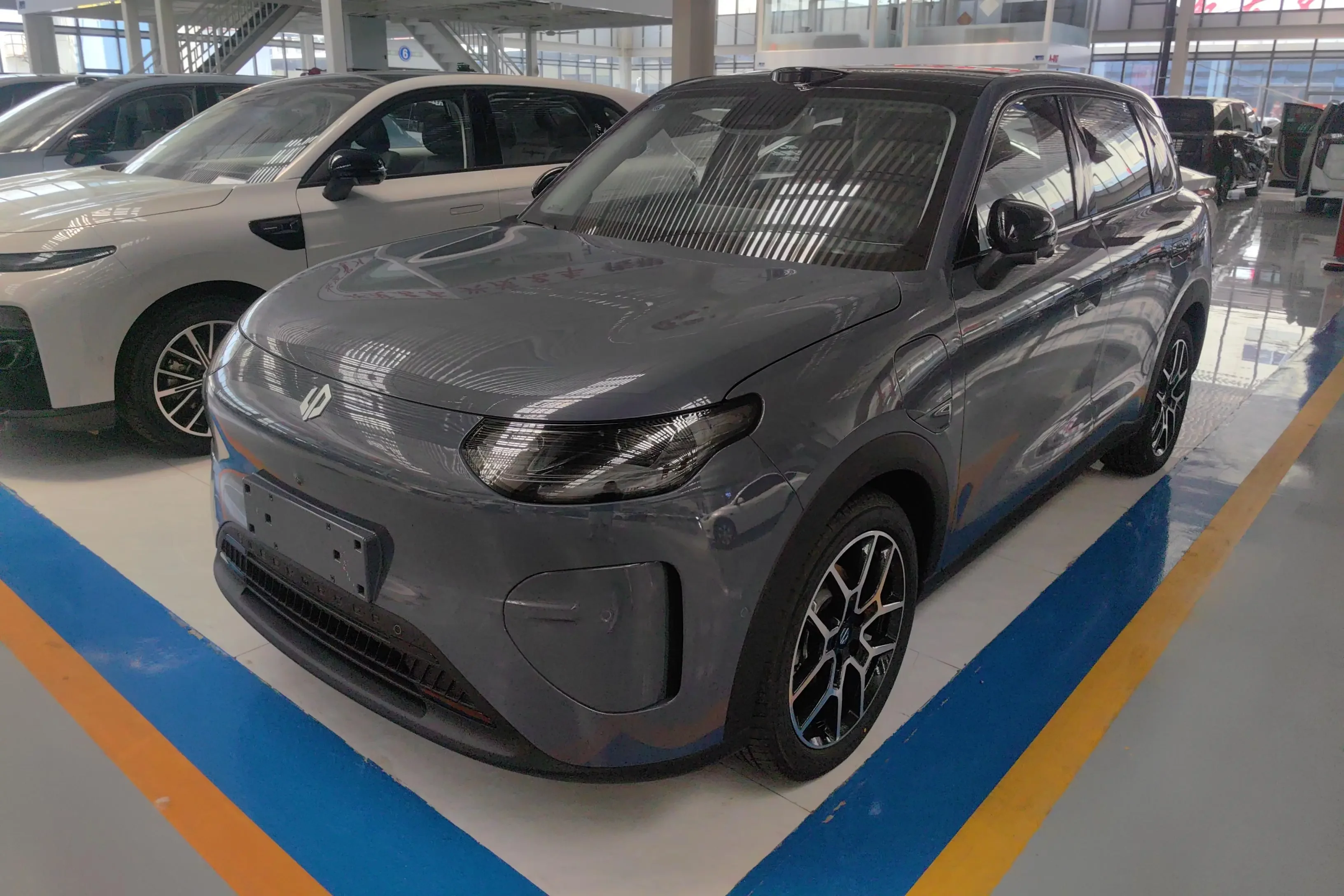 Leapmotor A10