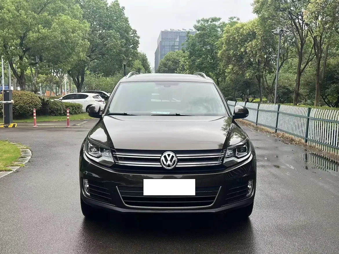 Volkswagen Tiguan (Tharu)