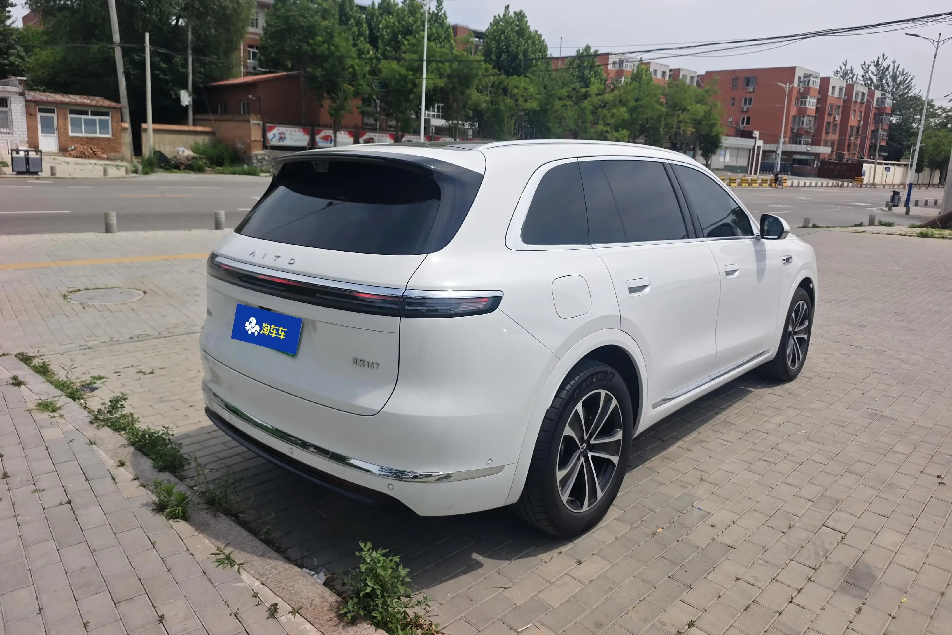 AITO M7