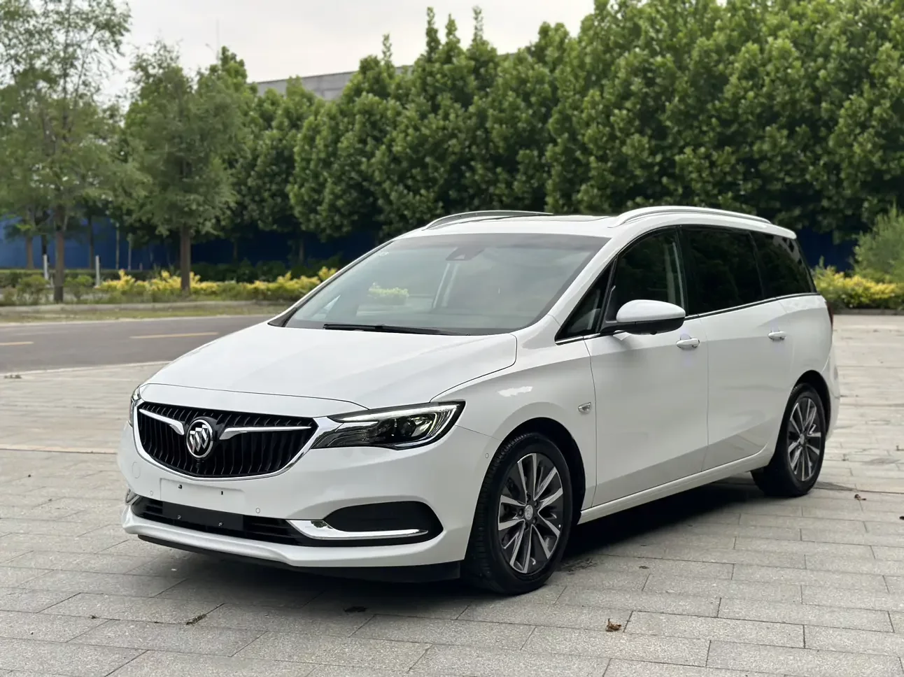 Buick GL6