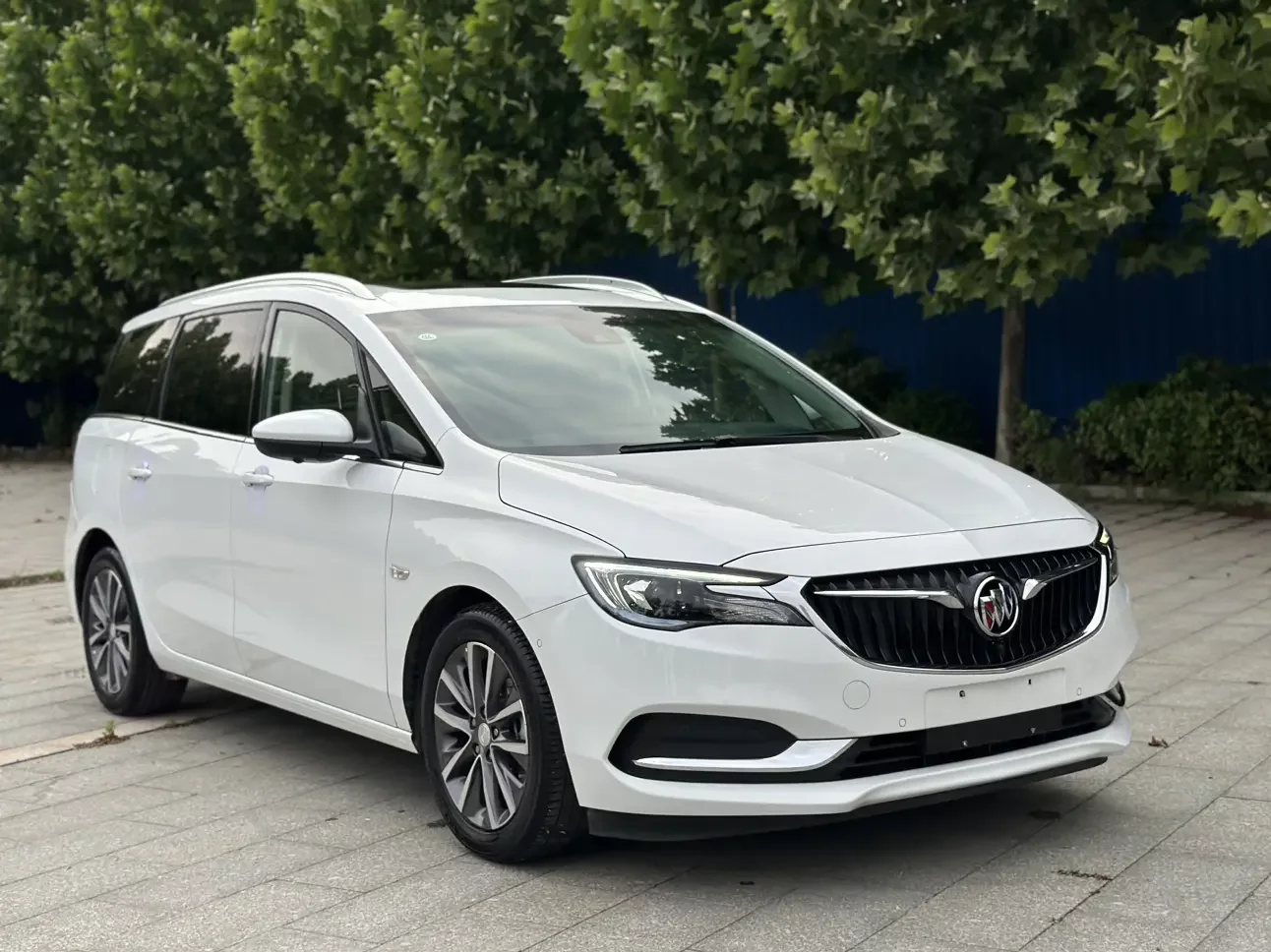 Buick GL6
