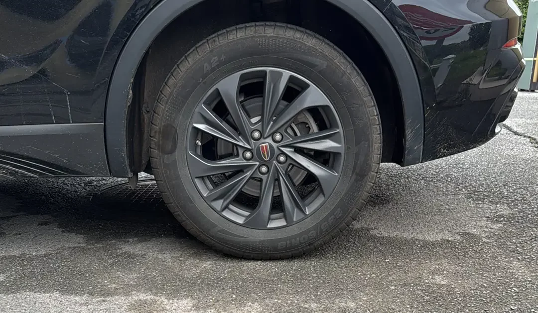 Hongqi HS5