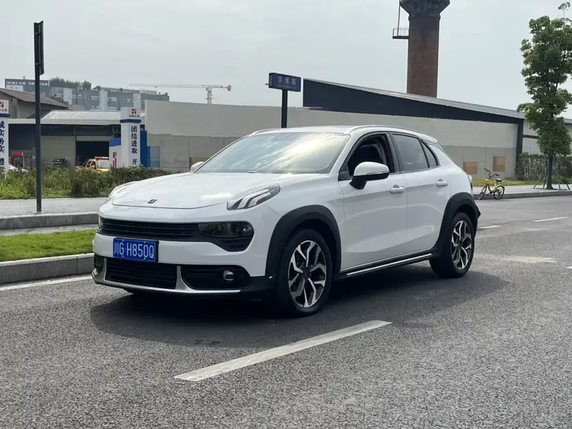 Lynk & Co 02