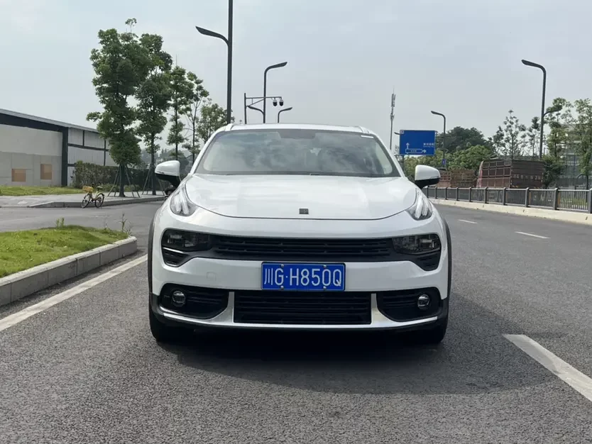 Lynk & Co 02