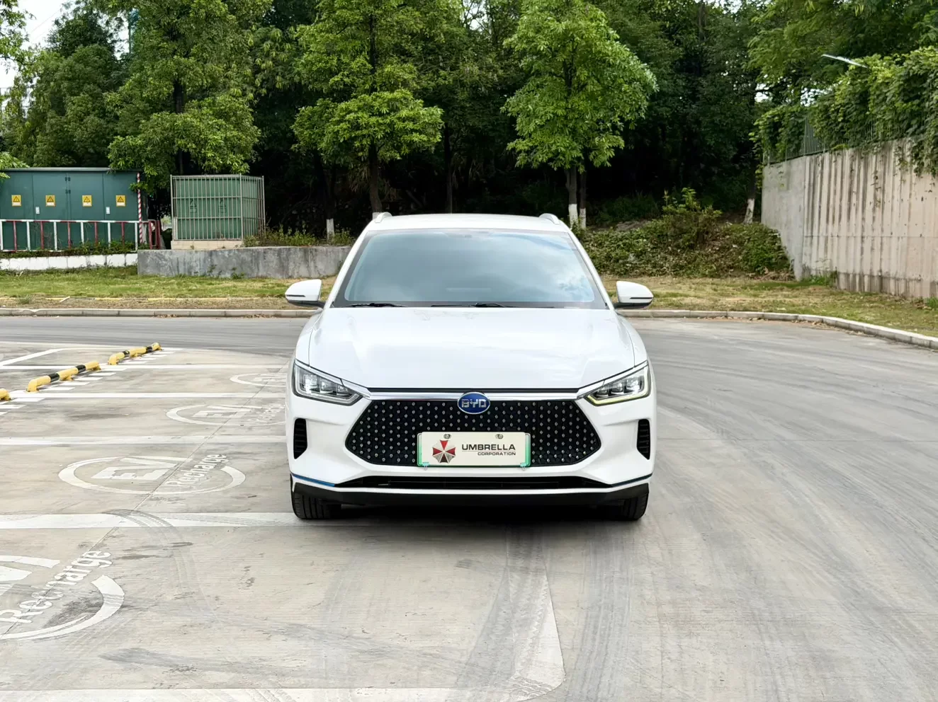 BYD e2