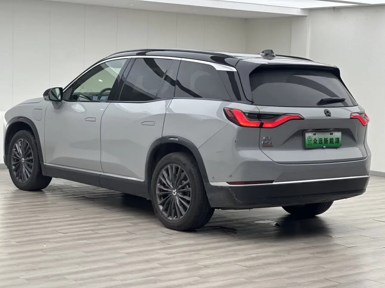 NIO ES8