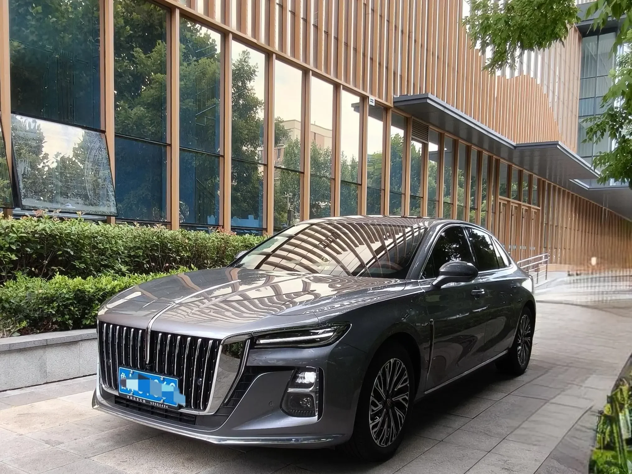 Hongqi H5