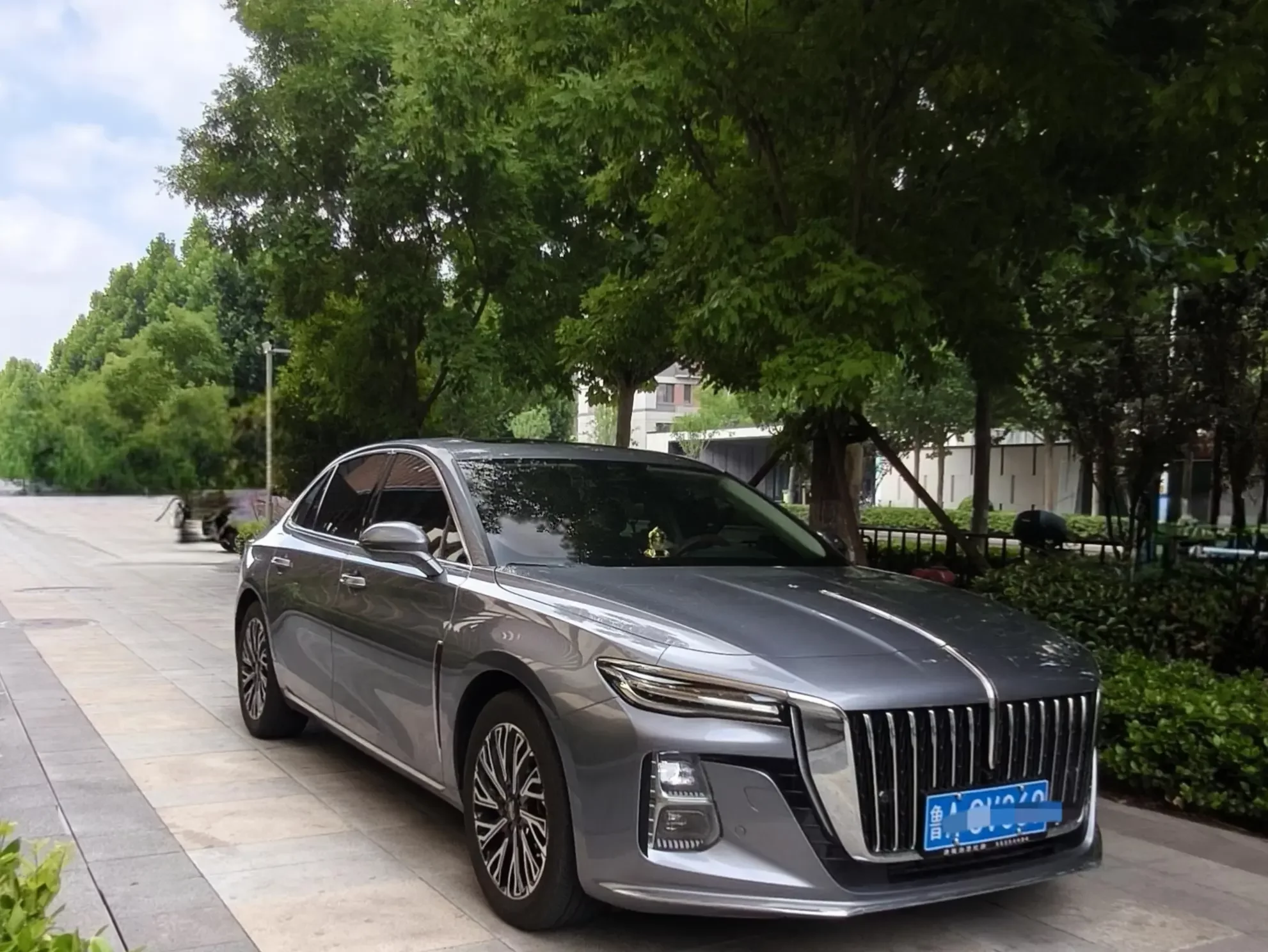 Hongqi H5