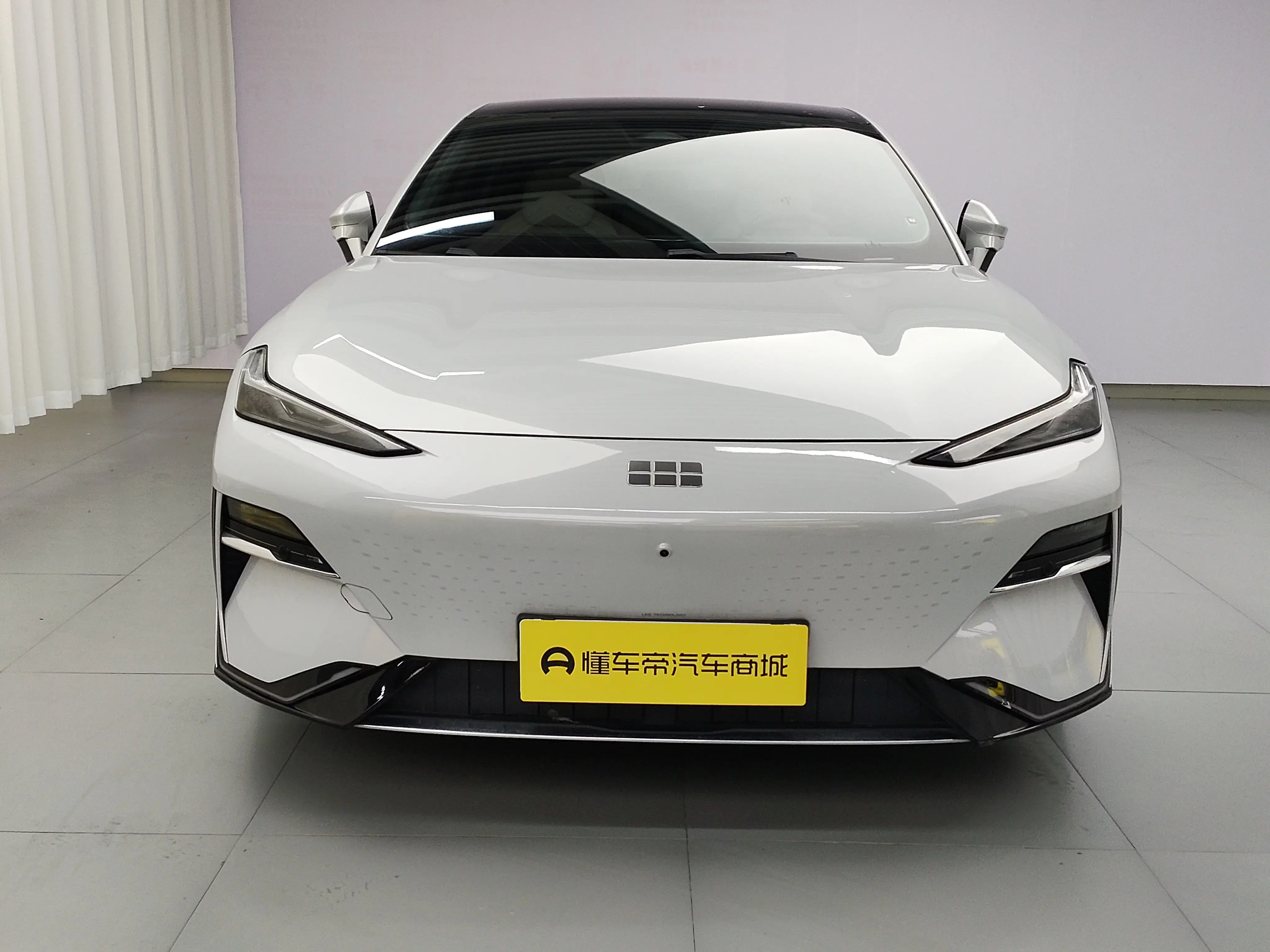 Geely Galaxy E8