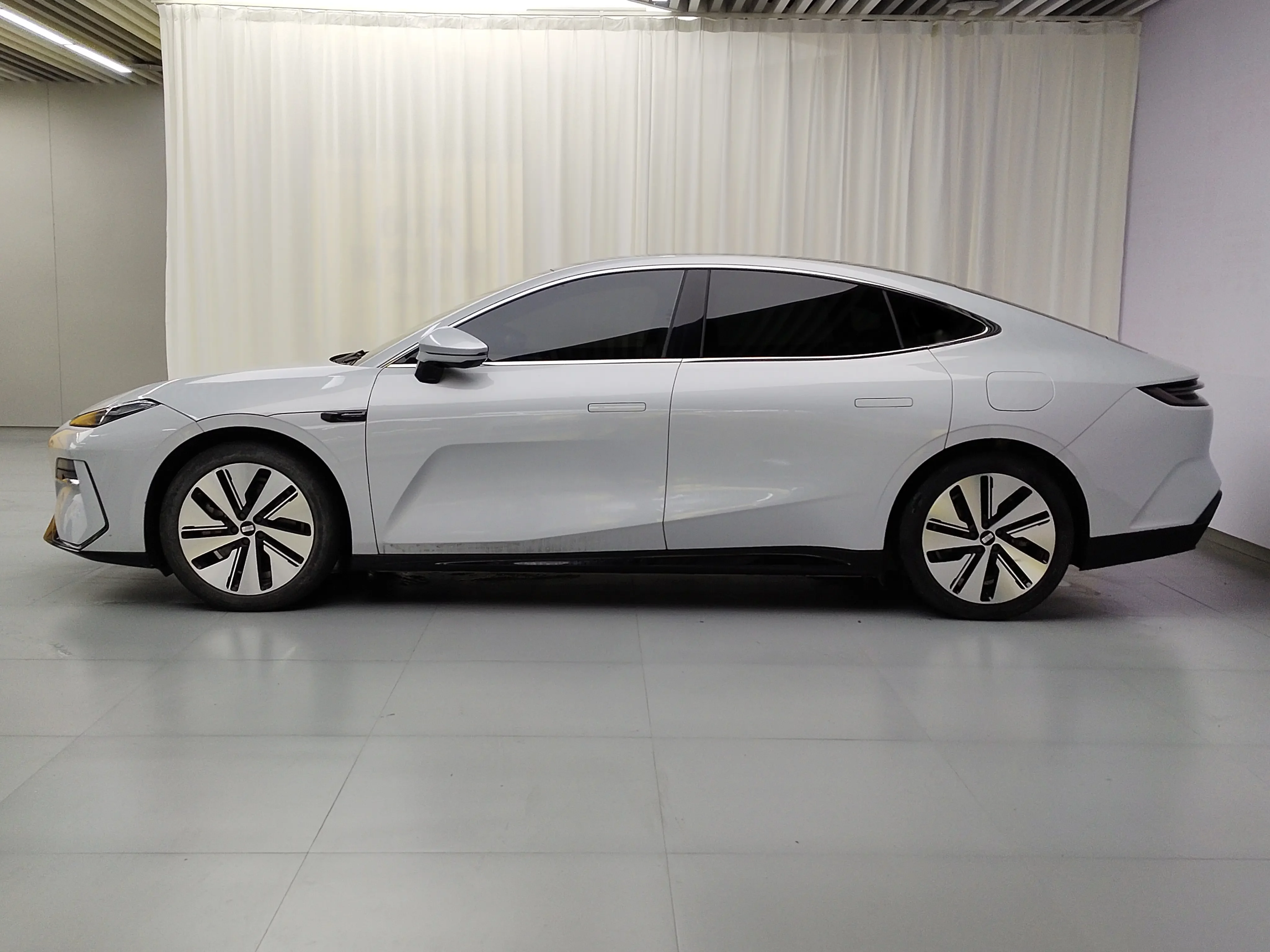 Geely Galaxy E8