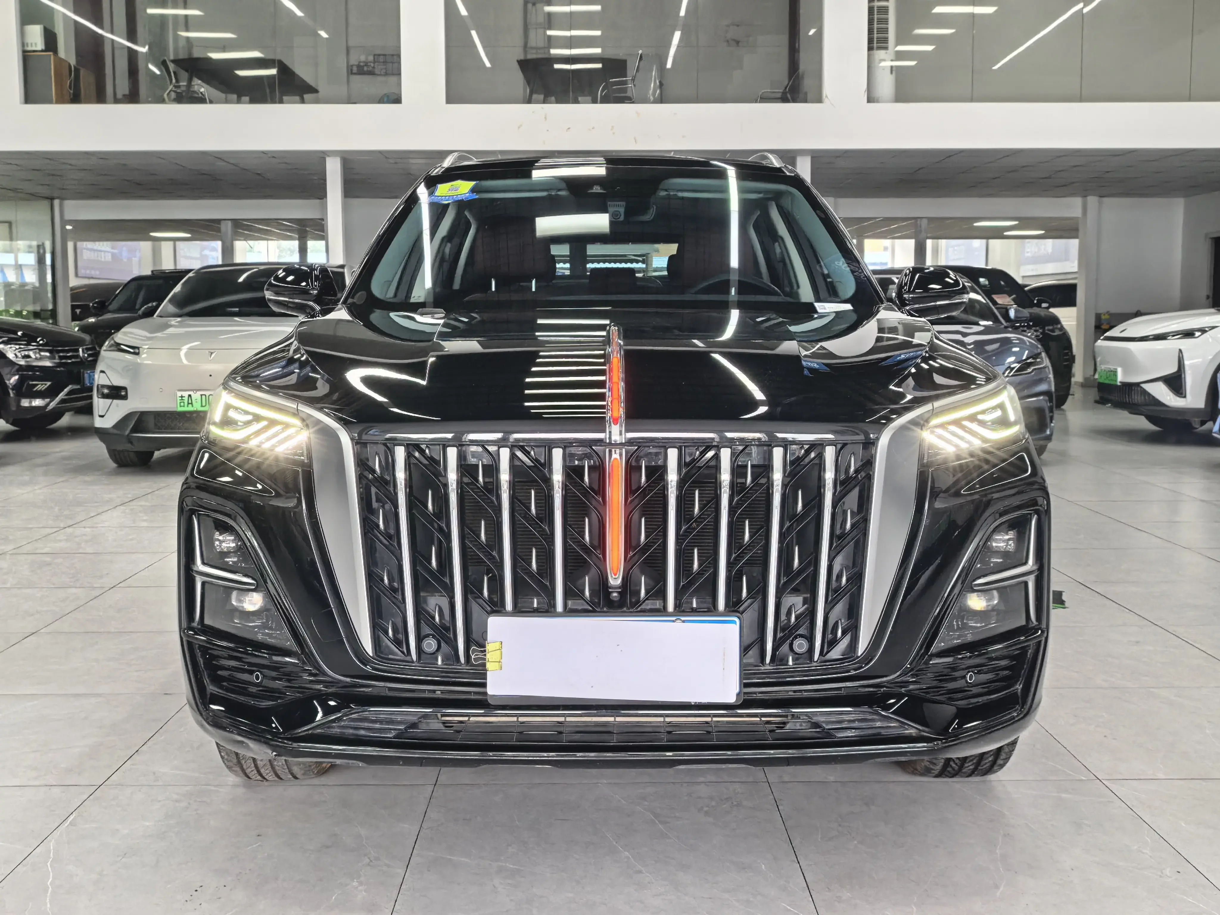 Hongqi HS5