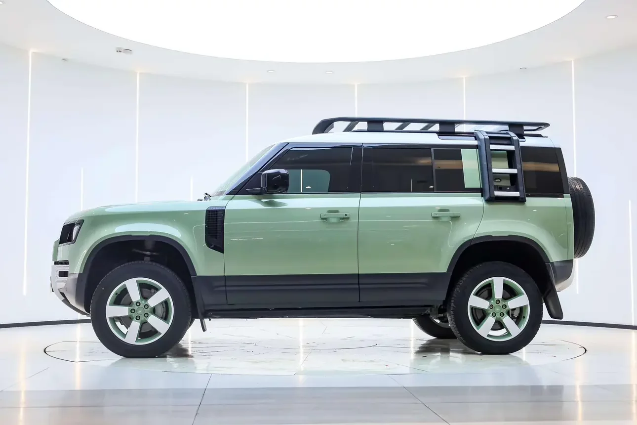 Land Rover guard
