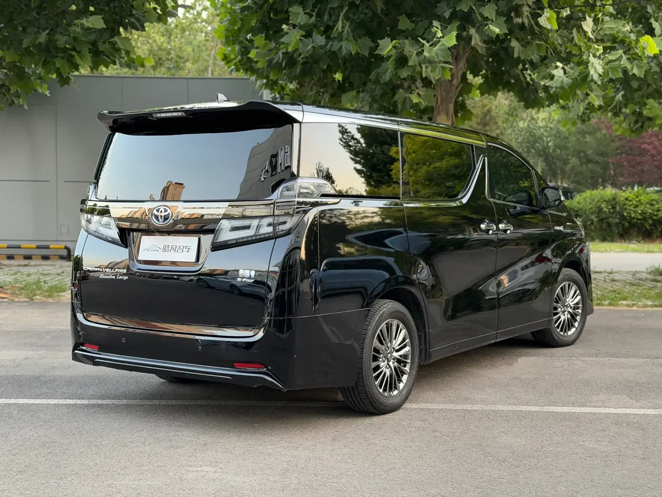 Toyota Crown Wellfire