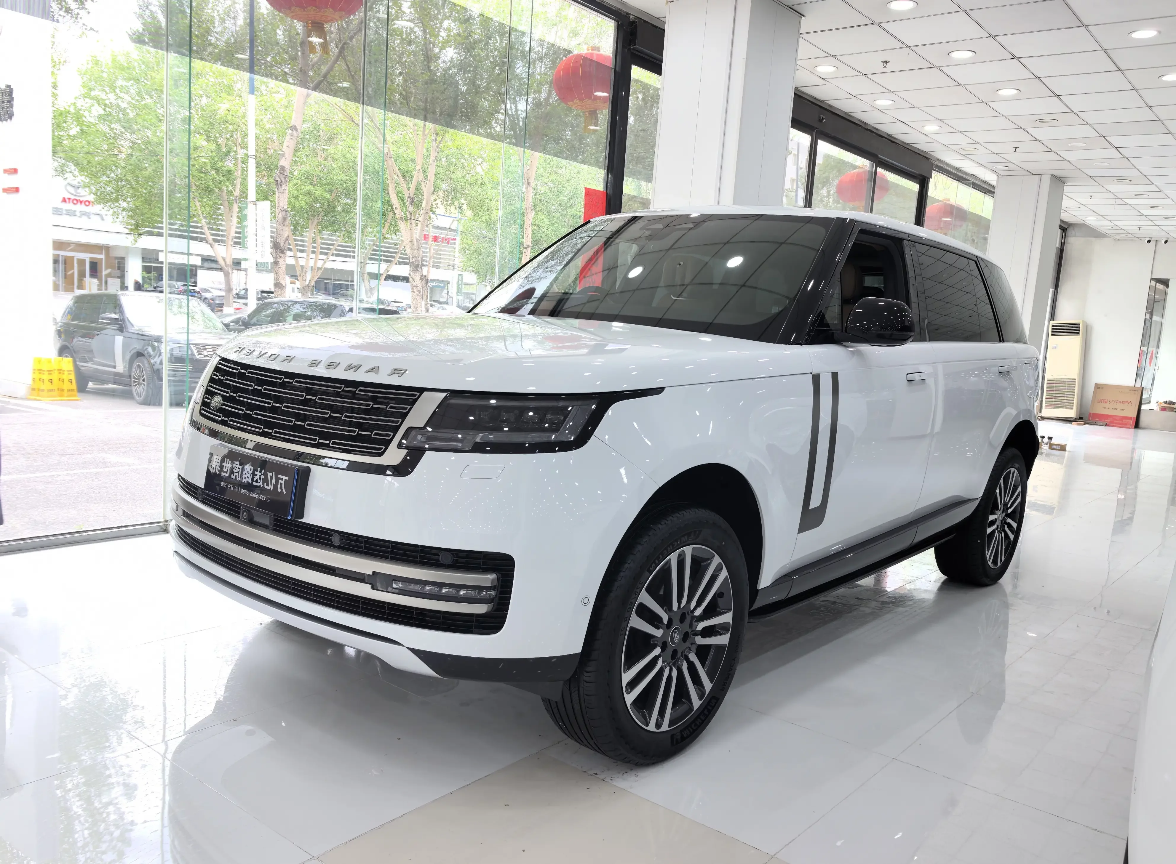 Land Rover range rover