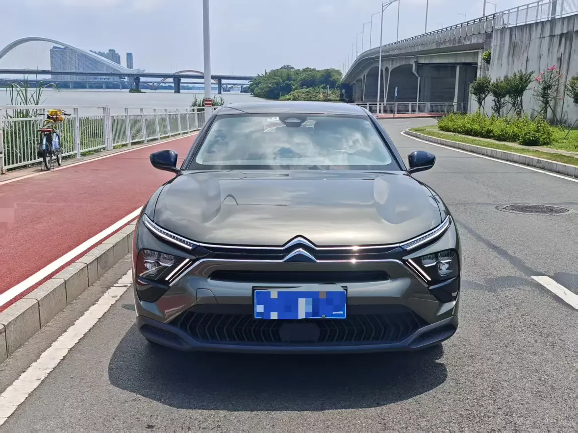 Citroën Versailles C5 X
