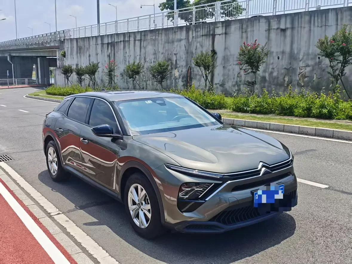 Citroën Versailles C5 X