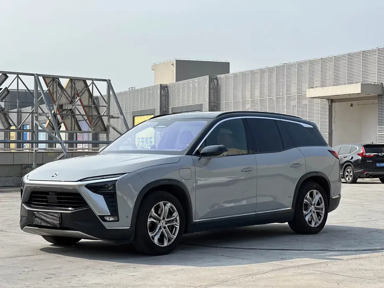 NIO ES8