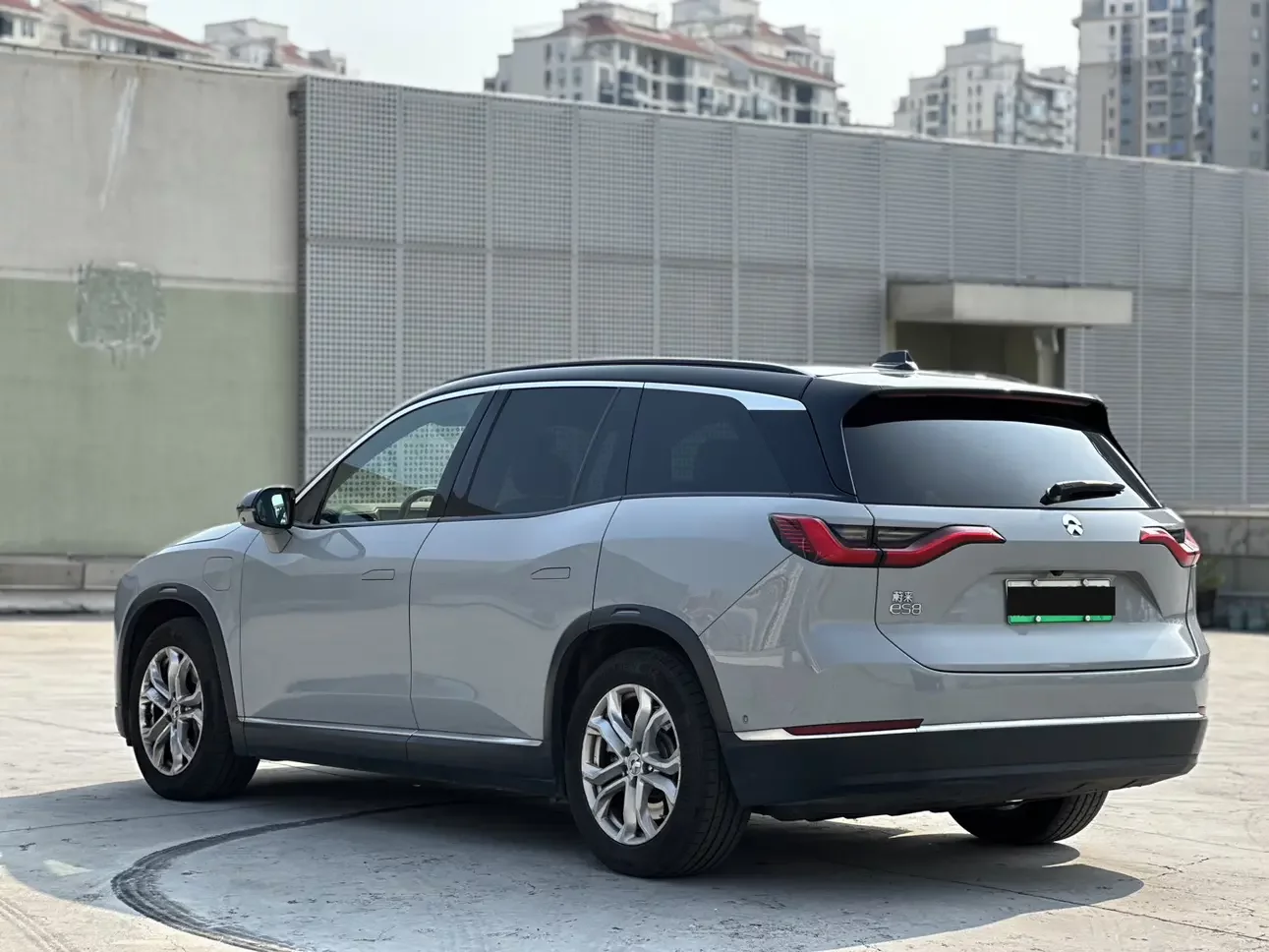 NIO ES8