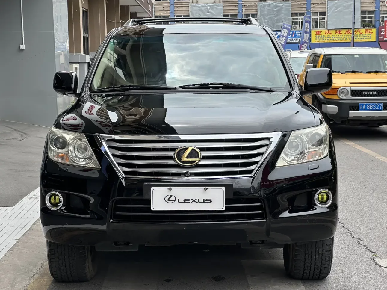 Lexus LX