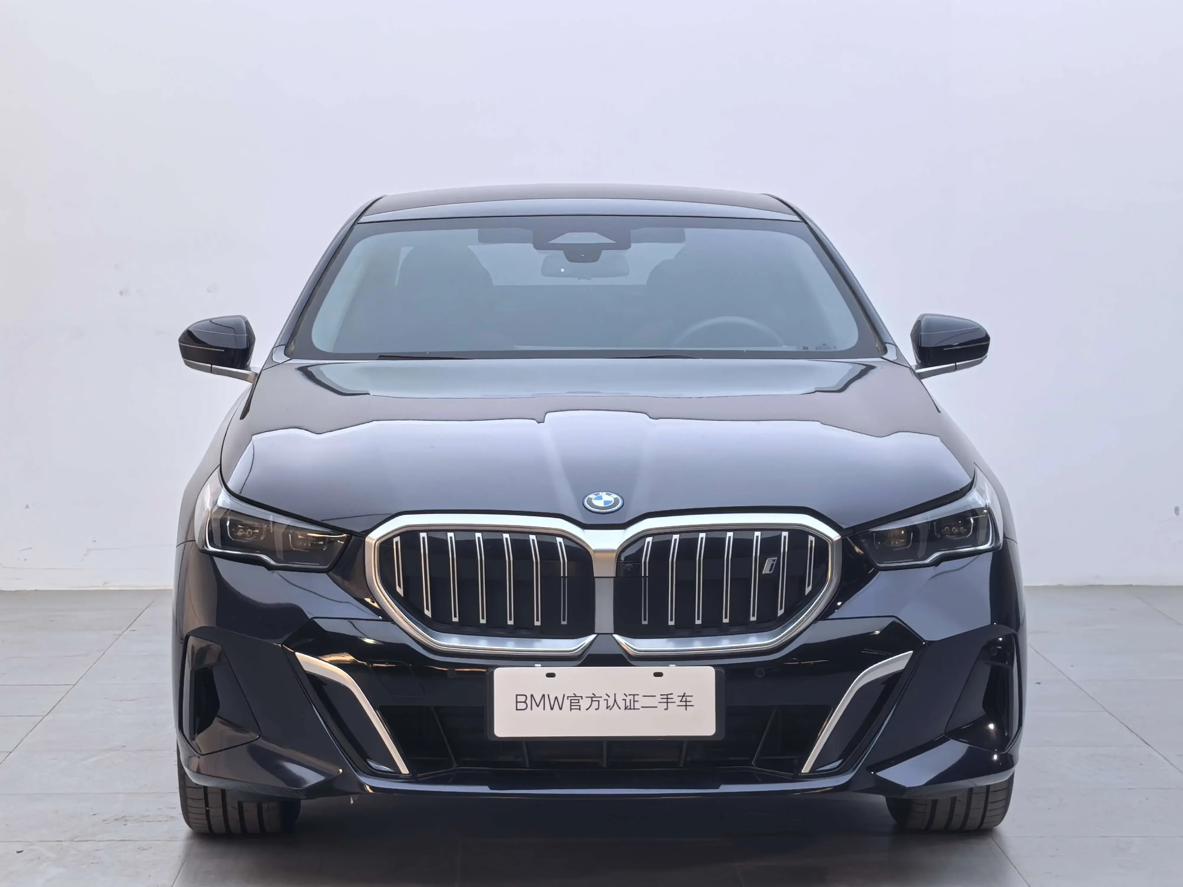 BMW i5
