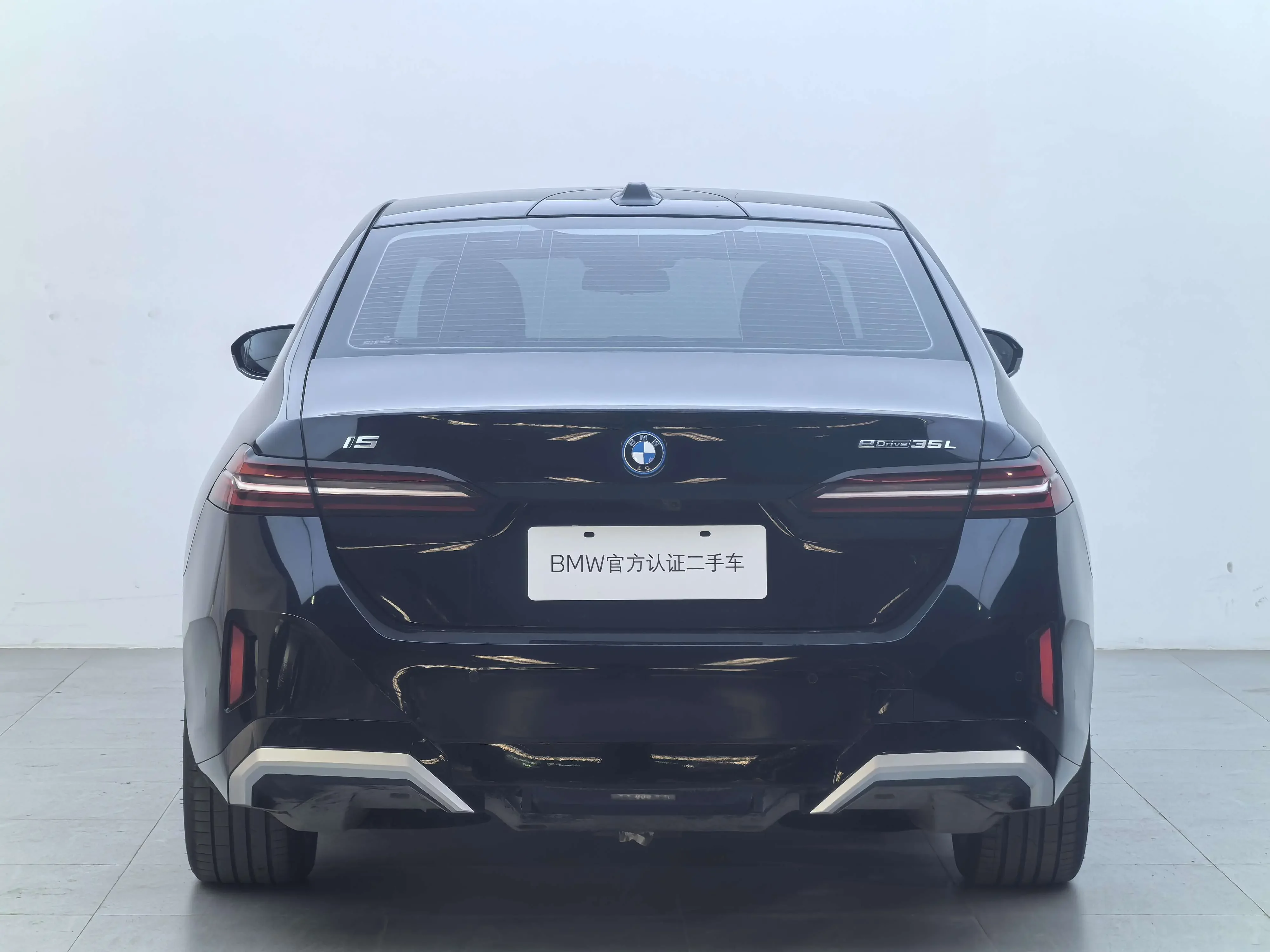 BMW i5