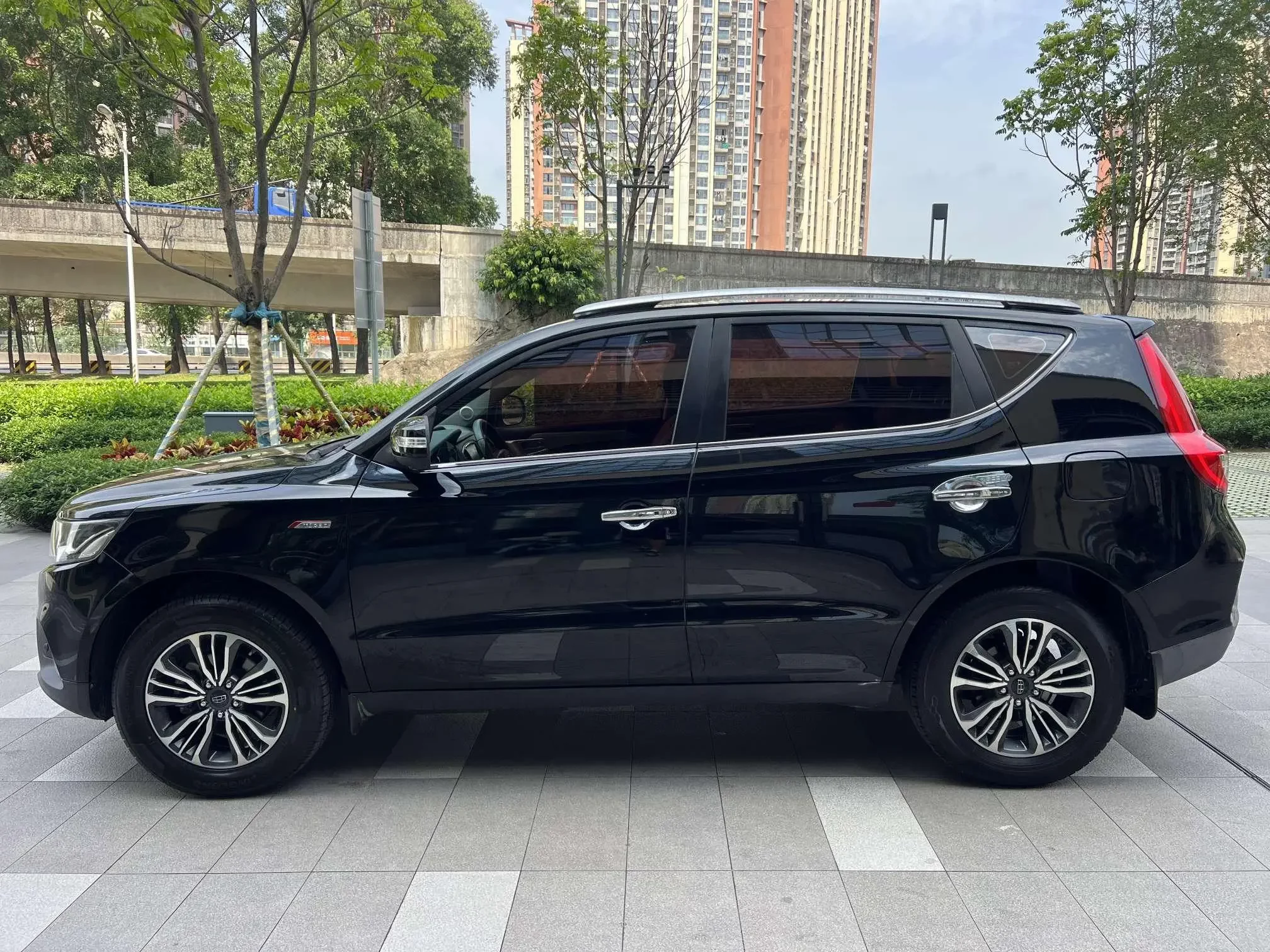Geely Vision X6