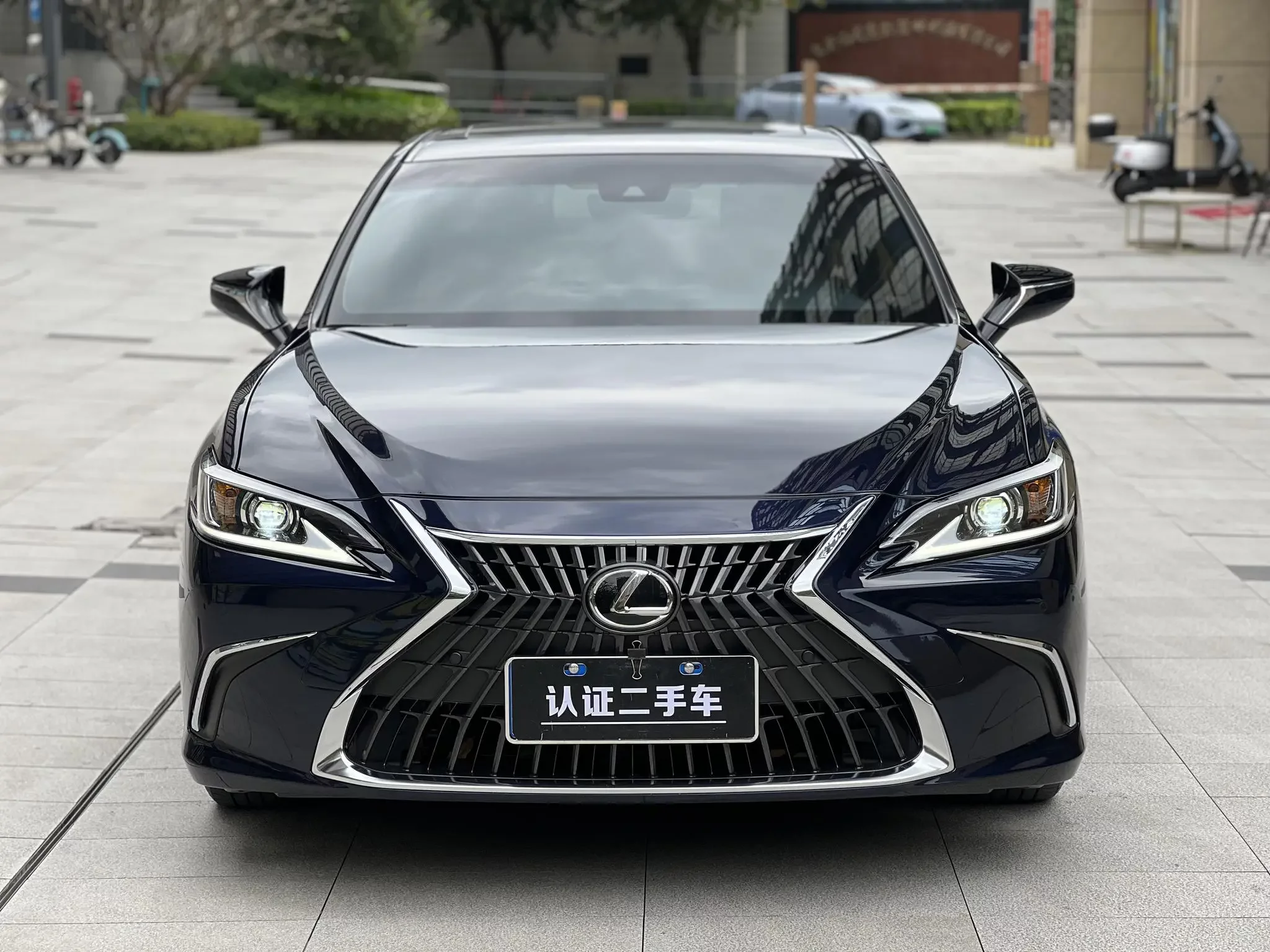 Lexus ES