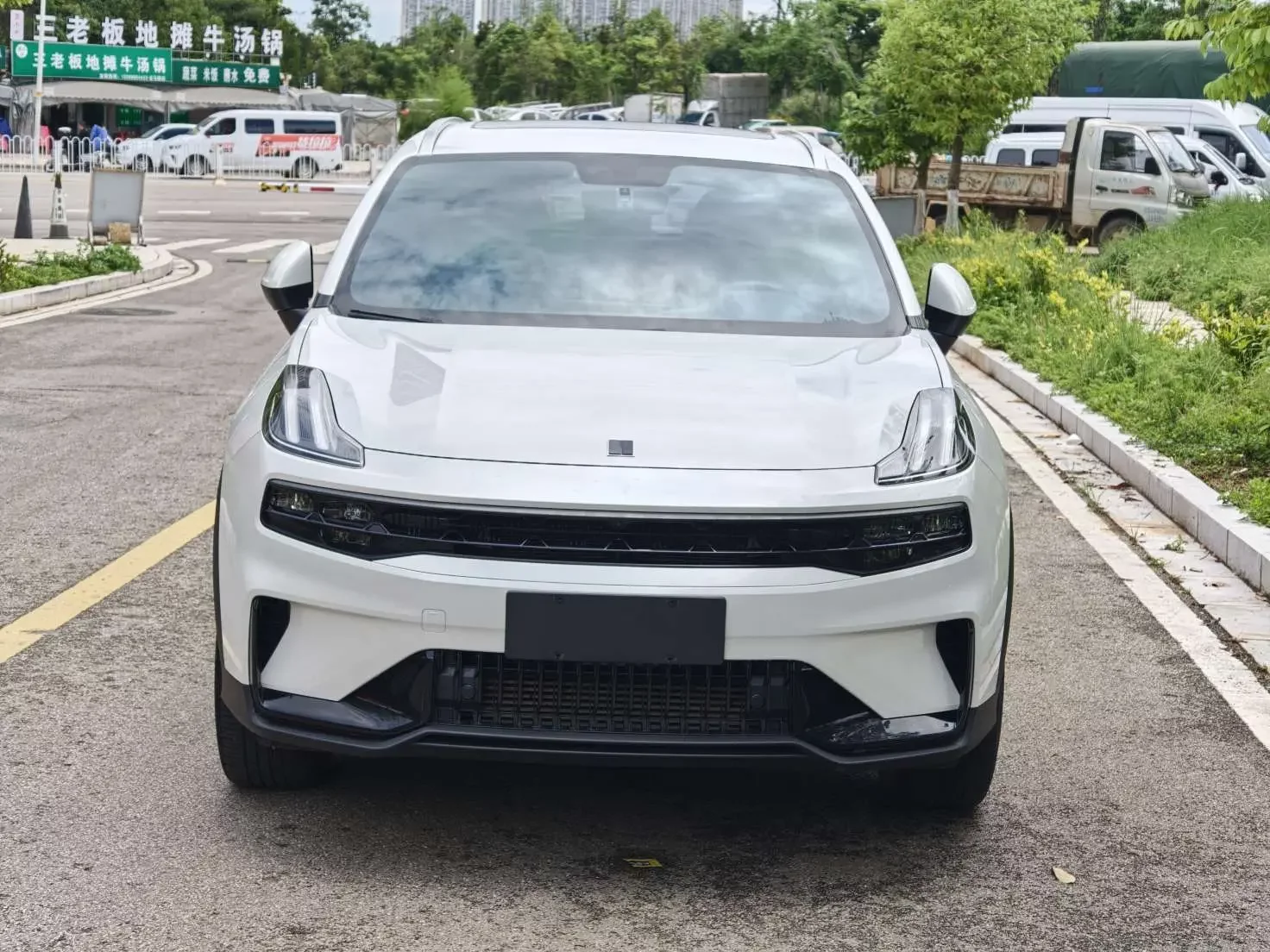 Lynk & Co 06