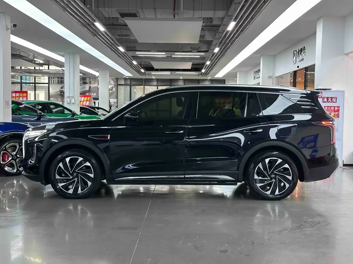 Hongqi HS7 PHEV