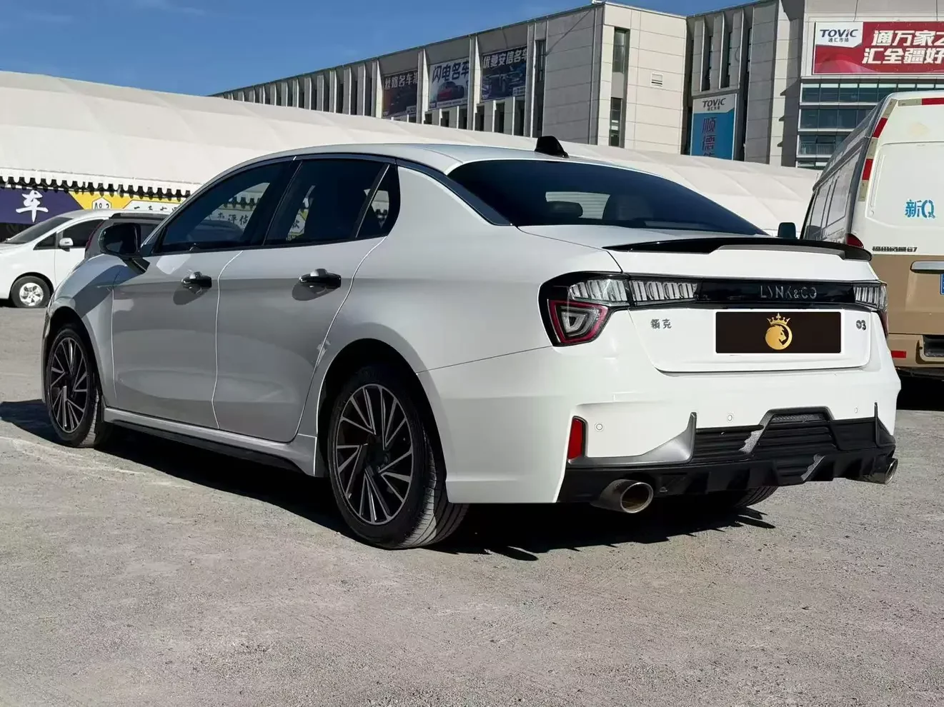 Lynk & Co 03